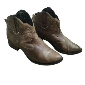 Arezzo western booties